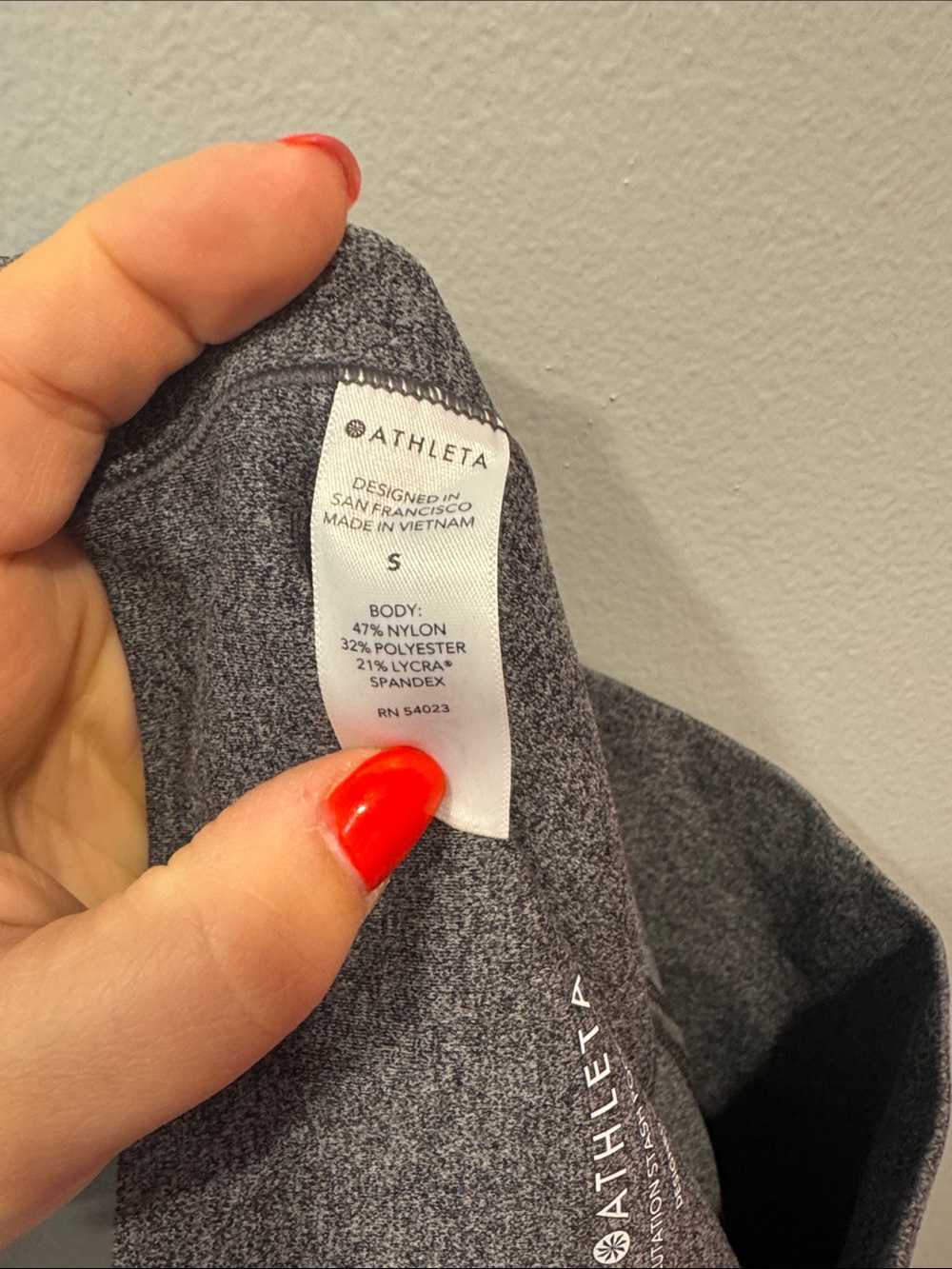 Athleta Salutation Stash Pocket II 7/8 Tight in Grey Size Small - Picture 7 of 8